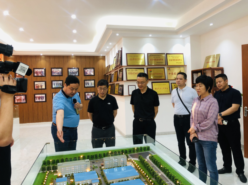 江苏省常州市市委副书记、政法委书记蔡骏一行来我公司考察工作