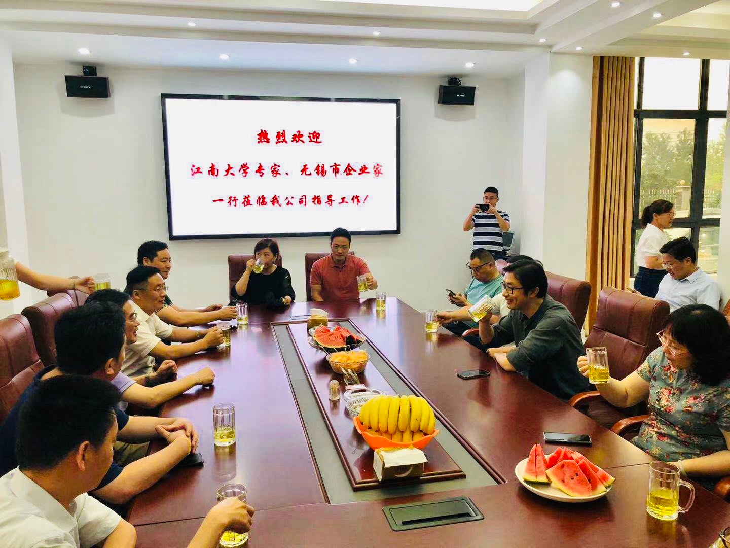江南大学专家代表团一行莅临我公司参观访问